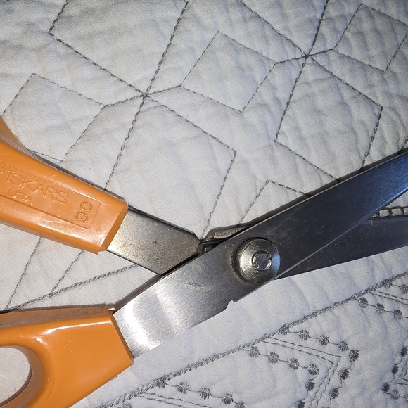 3 Pairs Fiskars Scissors Pinking, Razor Edged And Titanium. EUC - Picture 4 of 5